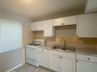 17 Quick Dr #2, Florissant, MO 63031
