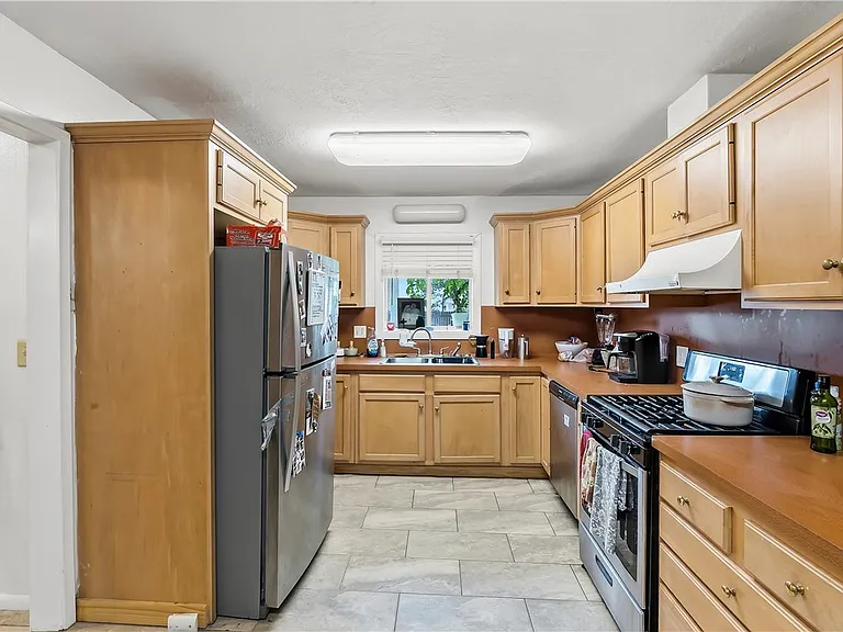 906 Gilchrist Ave — Photo 11