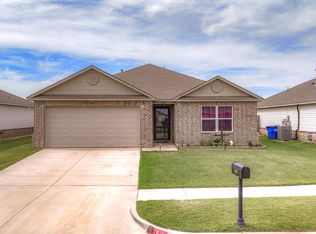1849 Land Run Dr, El Reno, OK 73036