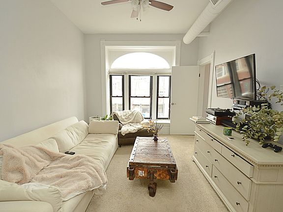 4th image of 1919 W Chicago Ave #2