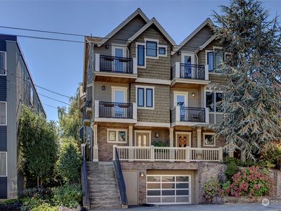 211 Boston Street #A, Seattle, WA, 98109