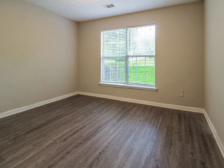 5729 Lakeview Cir — Photo 22