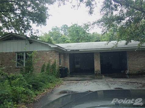 Garage/Carport