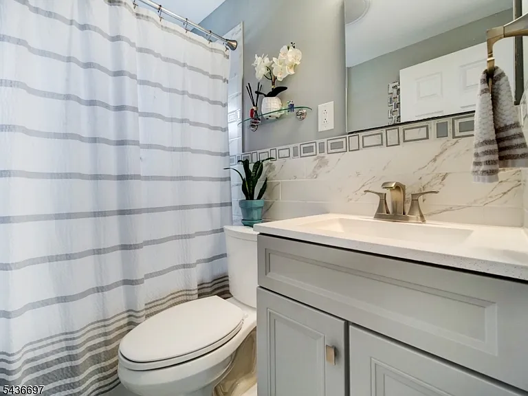 605 Crescent Dr — Photo 14
