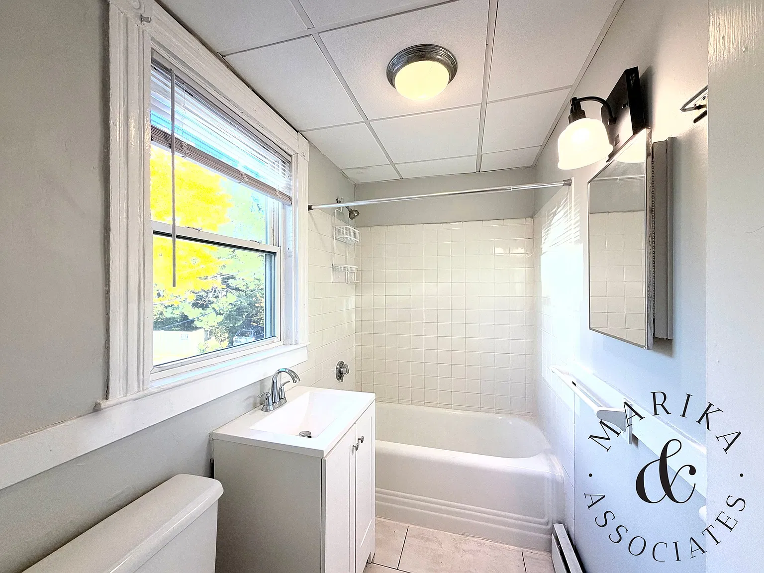 3 bed, 1.0 bath, 950 sqft, $3,000 — Photo 4
