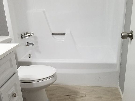 5th image of 1201 W University Dr