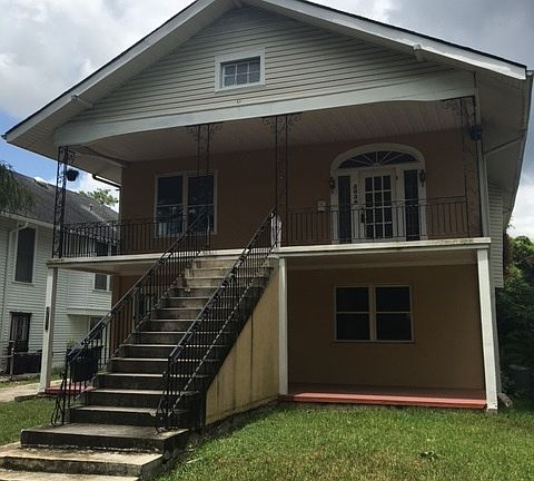 3rd image of 5634-36 Woodlawn Pl