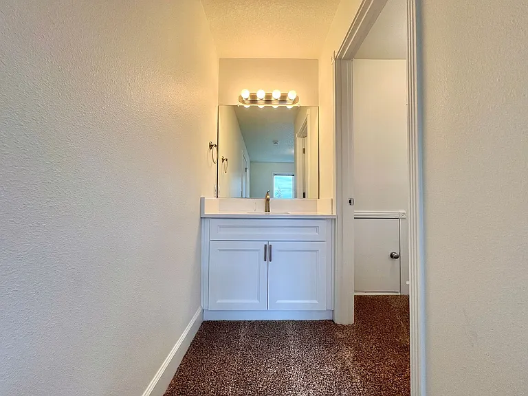 16775 NE Halsey St — Photo 20