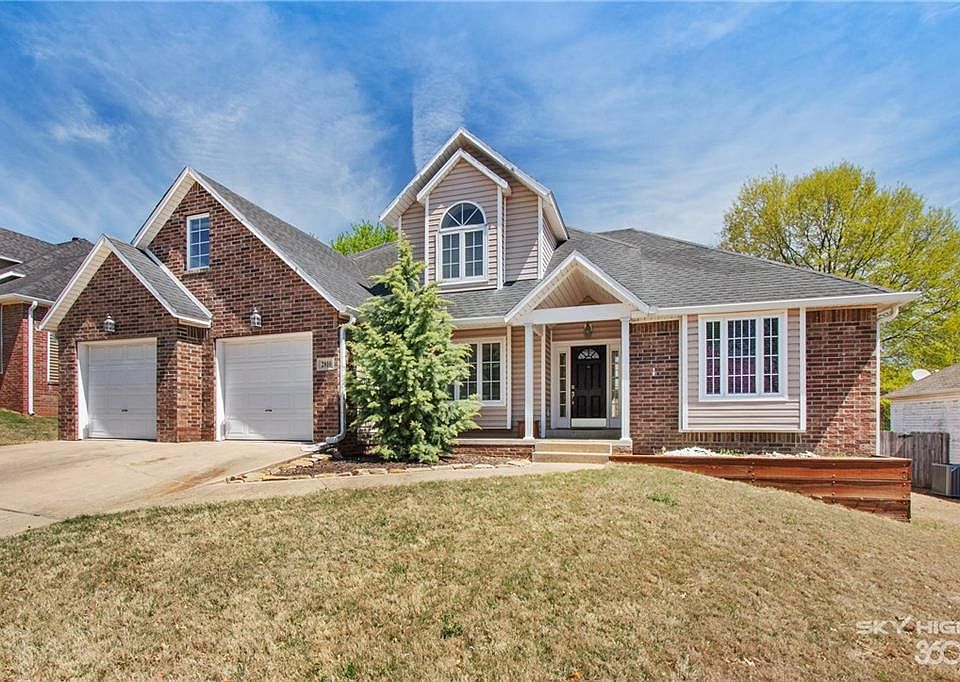 1st image of 2810 N Boxwood Dr