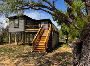 2283 CR 103, Llano, TX 78643