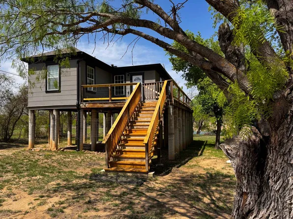 2283 CR 103, Llano, TX 78643