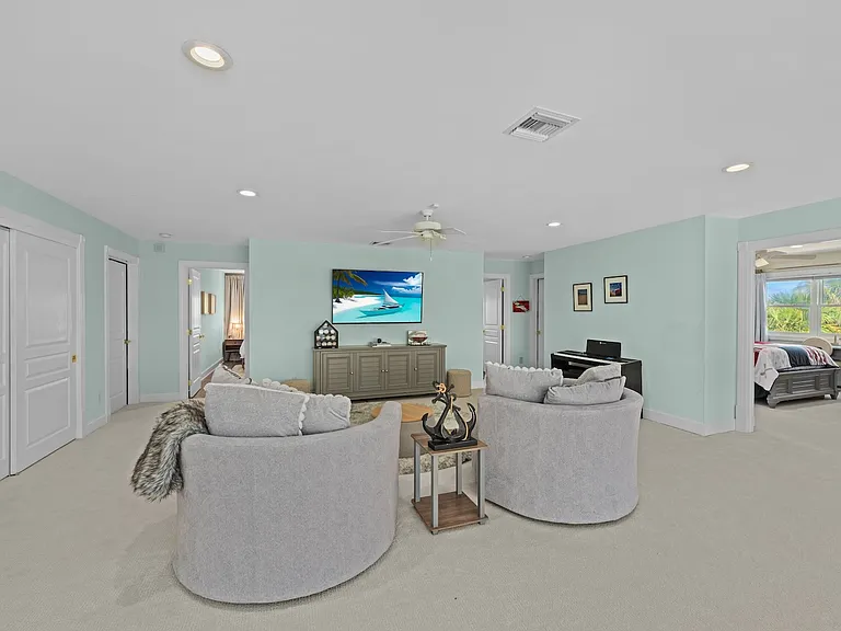 660 Anchor Dr — Photo 36