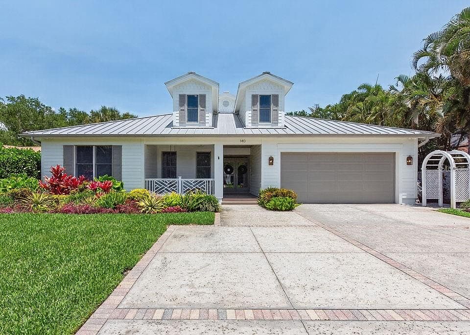 1st image of 140 MIRAMAR BOULEVARD NE