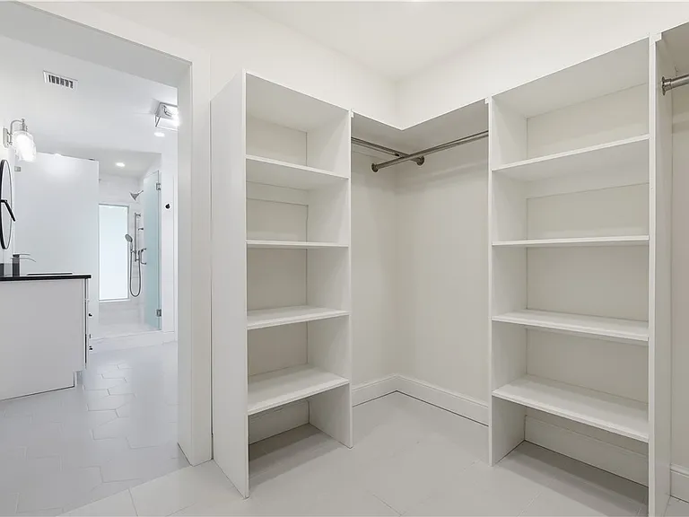 726 Live Oak Ln — Photo 13