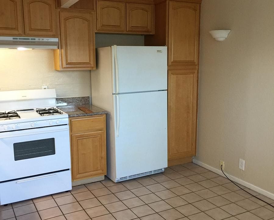1st image of 340 Gifford Ave APT 4