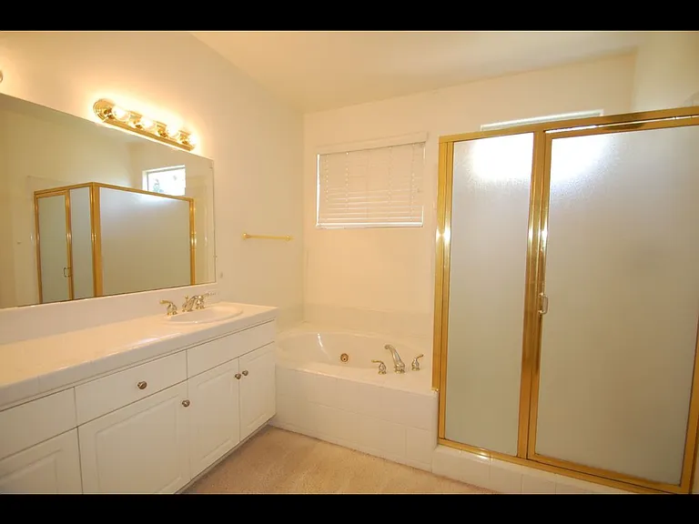 5524 W Bluff Ave — Photo 7