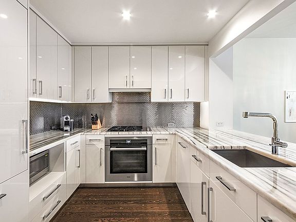 3rd image of 50 Riverside Blvd APT 3H