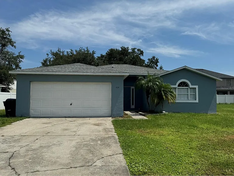 454 Cardinal Ct — Photo 1