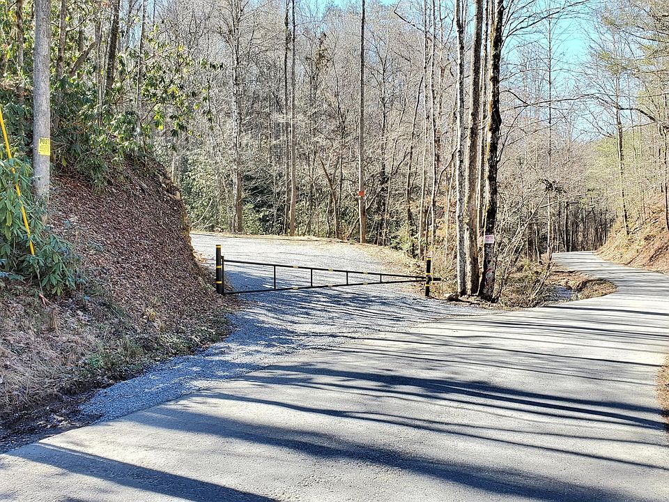 37th image of 2000 E Millers Cove Rd