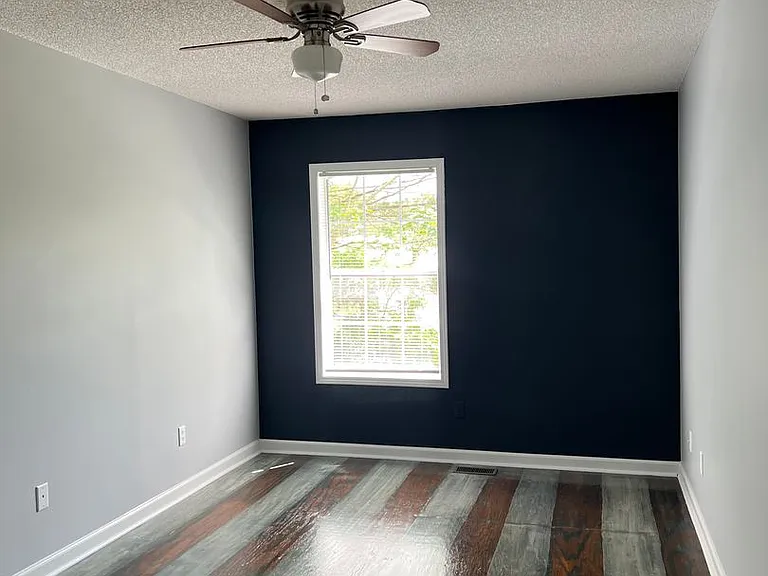 115 W Briar Dr — Photo 19
