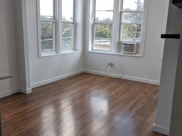 87 Chestnut Ave #2 — Photo 8