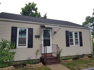 28 Melville St, Springfield, MA 01104