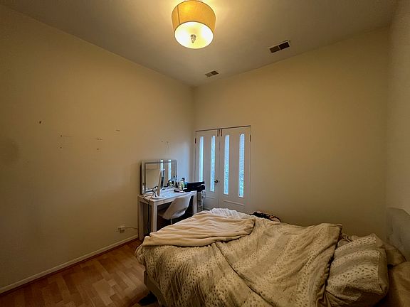 2nd image of 1921 N Sedgwick St Unit 2R