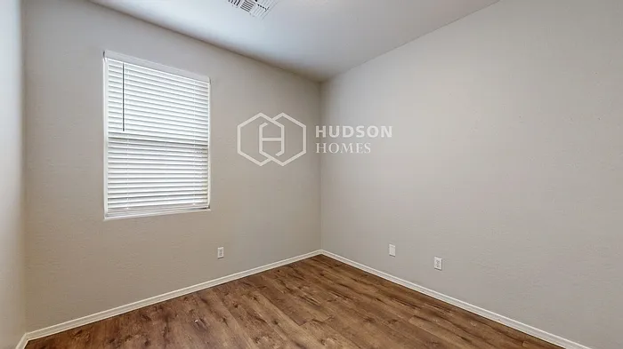 7429 W Saint Catherine Ave — Photo 19