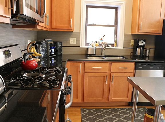 5th image of 5838 N Moody Ave