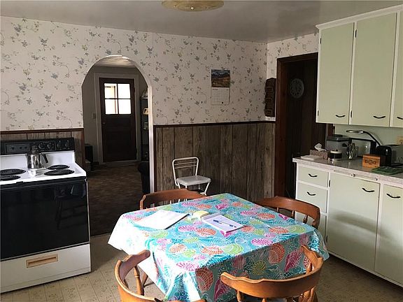 4th image of 10978 Mill St