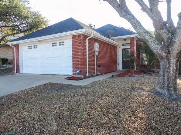 223 Juniper Ridge Ct, Desoto, TX 75115