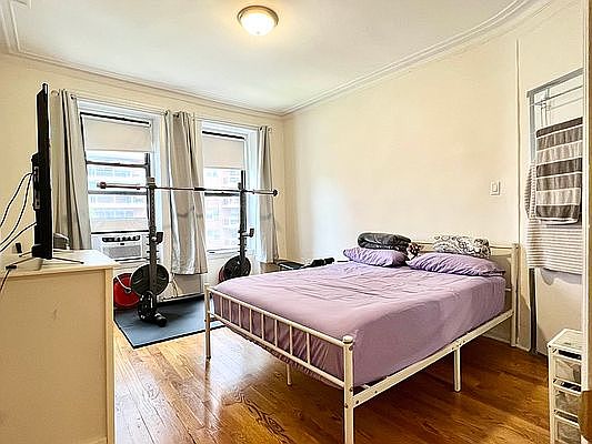 3rd image of 768 Amsterdam Ave APT 4N
