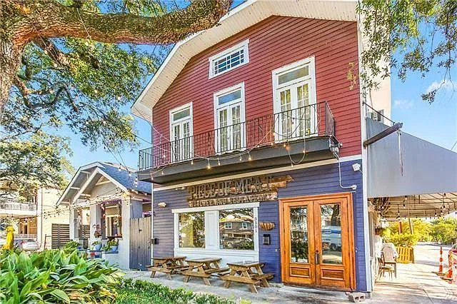 1 bed, 1.0 bath, 705 sqft, $1,600 — Photo 1