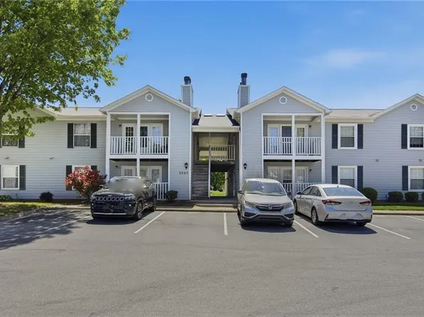 5525 Hornaday Rd Unit A, Greensboro, NC 27409
