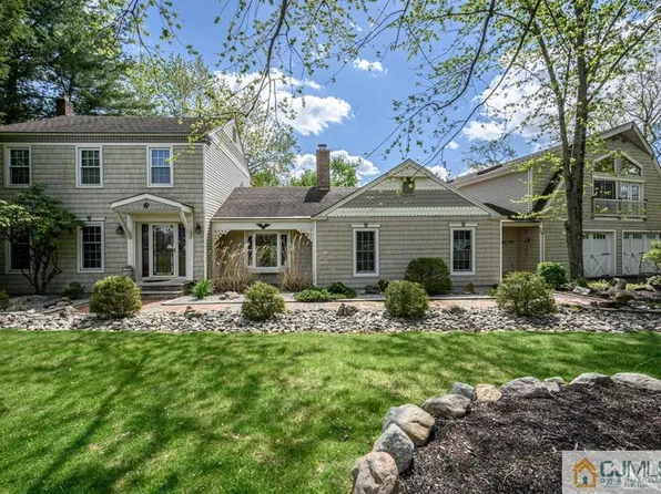 6 Fieldstone Way, Whitehouse Station, NJ 08889