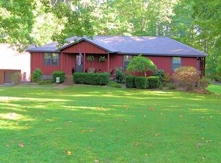 1315 Deal Rd, Burns, TN 37029