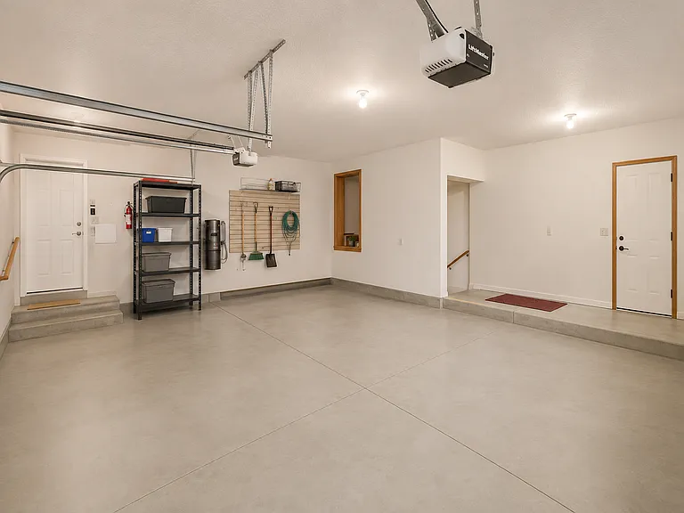 3321 Effingham St — Photo 3