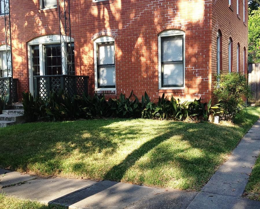 Front view of 4-plex at 2601 Julian, 2 minutes from Taylor/W