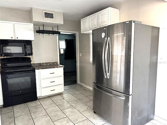 4th image of 9167 108th St