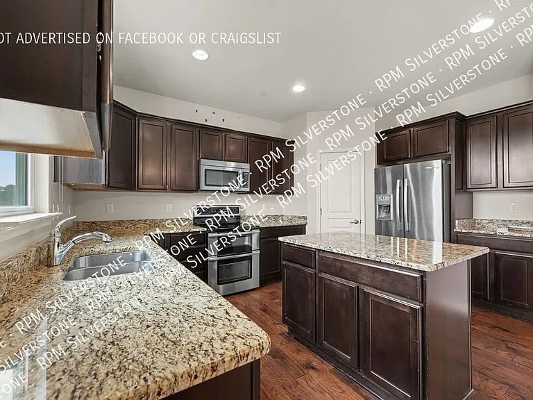 1235 Ardmore Ct — Photo 9