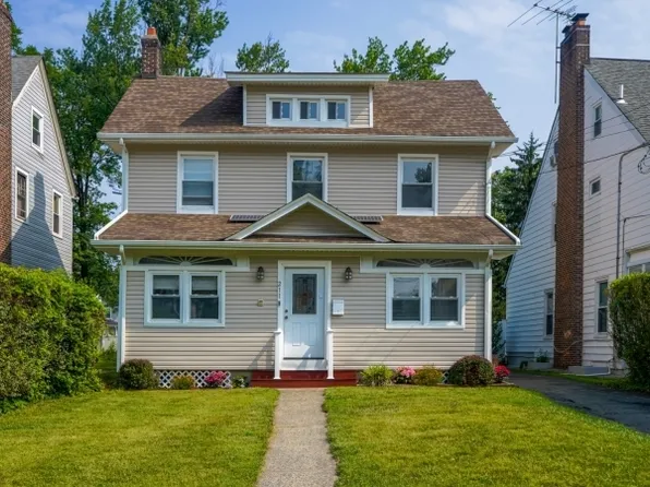 211 E 3rd Ave, Roselle Boro, NJ 07203