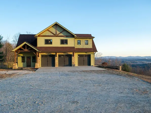 1478 Locust Grove Rd, Hendersonville, NC 28792