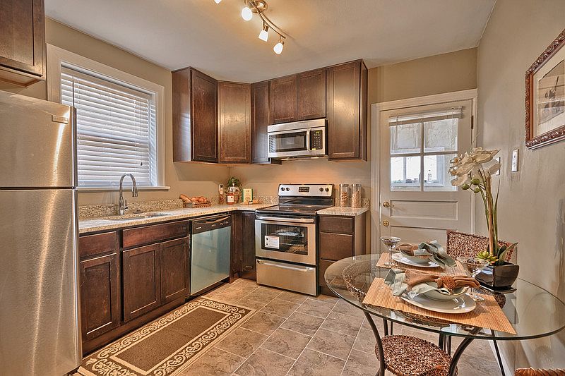 1st image of 4065 Oleatha Ave