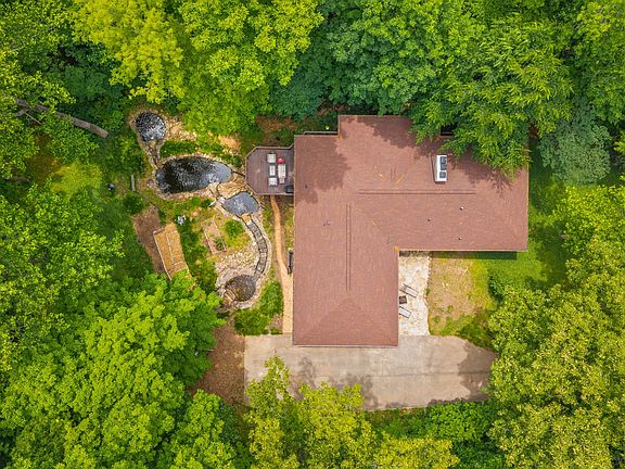3rd image of 628 Chesterfield Cir