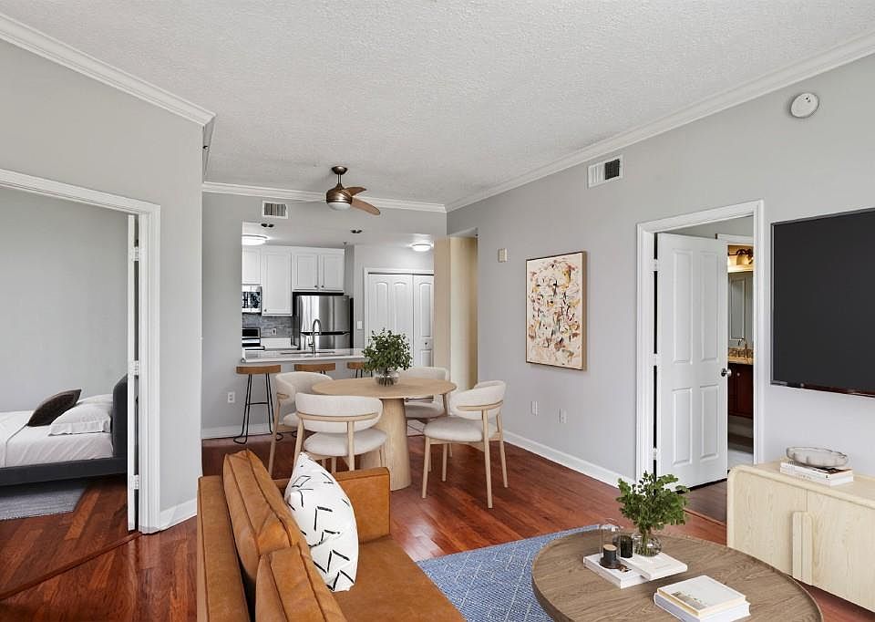 1st image of 1101 Juniper St NE APT 832
