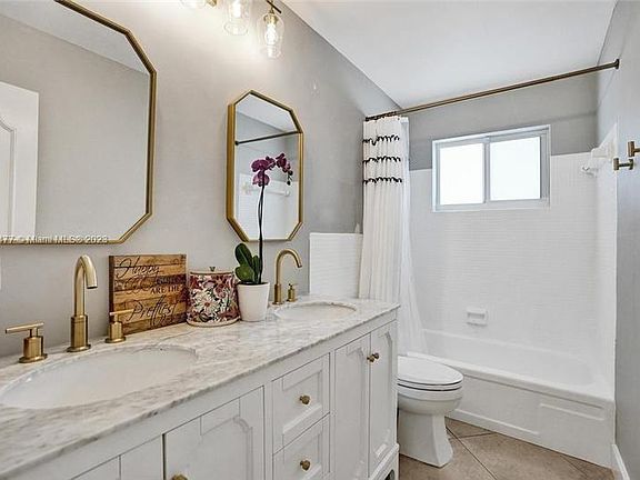 5th image of 2080 NE 65th St