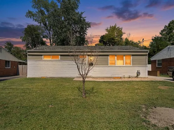 26 Cherrington Rd, Westerville, OH 43081