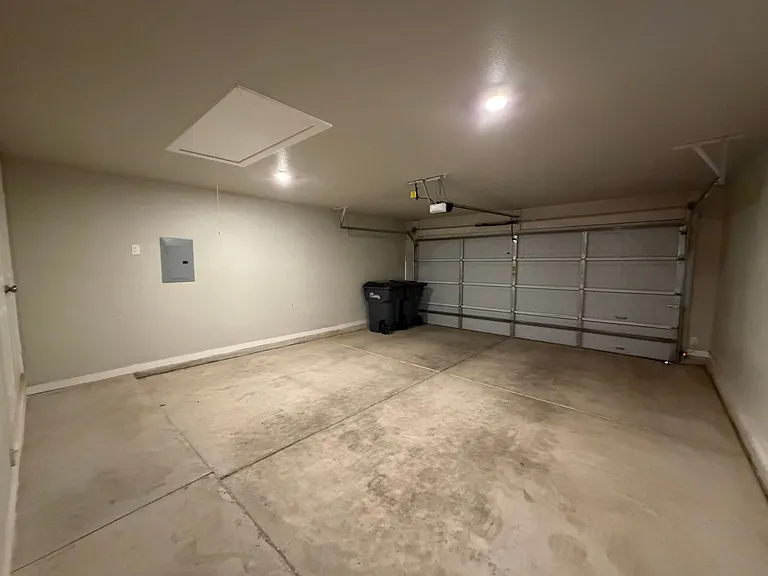 3215 Volney Ave — Photo 14