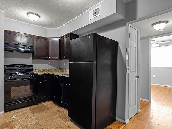 3rd image of 2501 S Big Bend Blvd APT 9