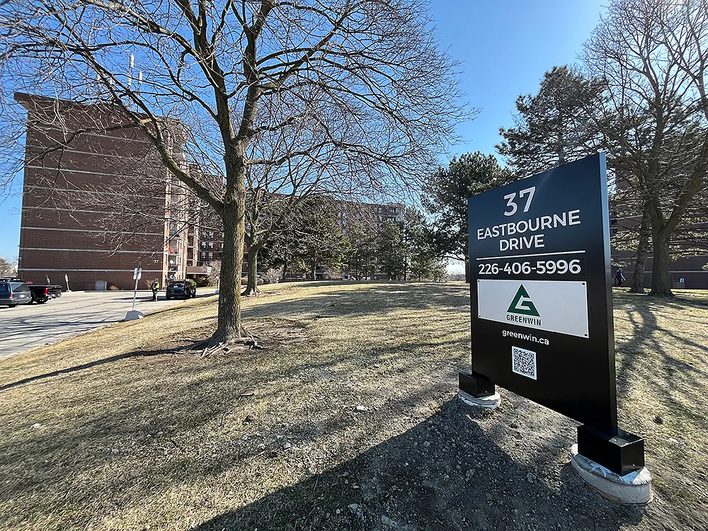 15 Eastbourne Dr. — Photo 4